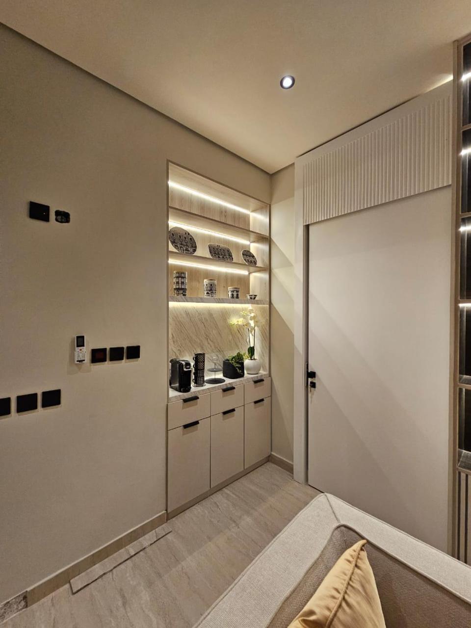 شقه فاخره بثلاث غرف نوم يمكن توسعتها لأربع غرف Apartment *