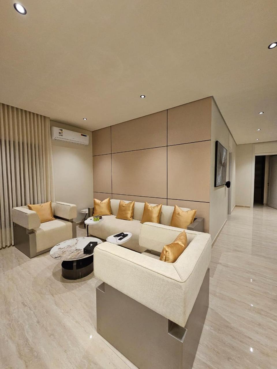 Apartment شقه فاخره بثلاث غرف نوم يمكن توسعتها لأربع غرف *
